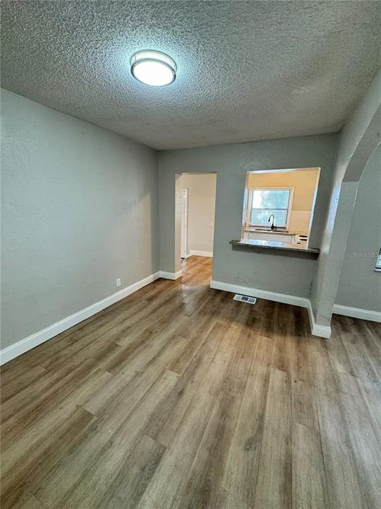 В аренду: $1,700 (2 спален, 1 ванн, 1113 Квадратных фут)