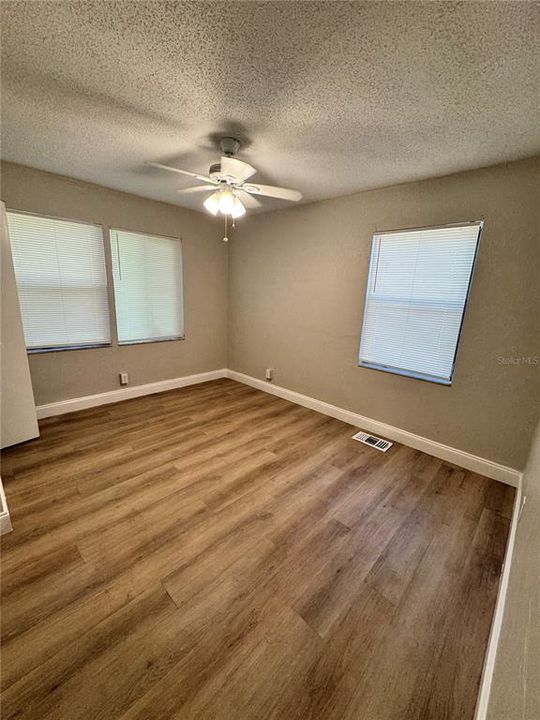 В аренду: $1,700 (2 спален, 1 ванн, 1113 Квадратных фут)