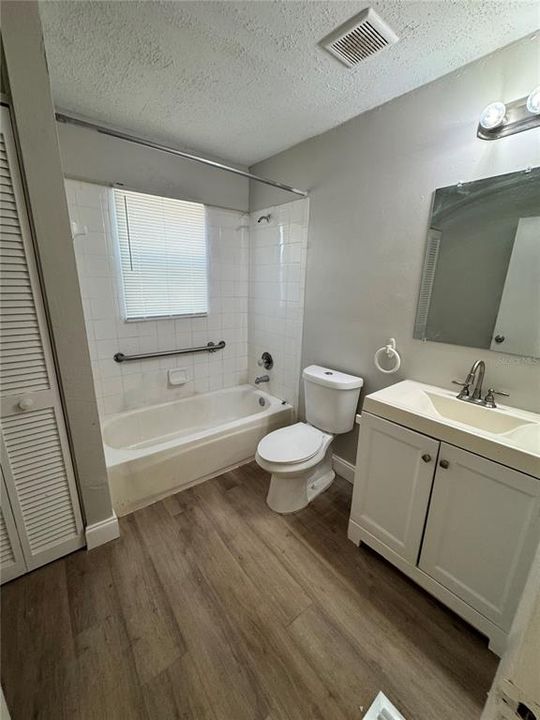 В аренду: $1,700 (2 спален, 1 ванн, 1113 Квадратных фут)