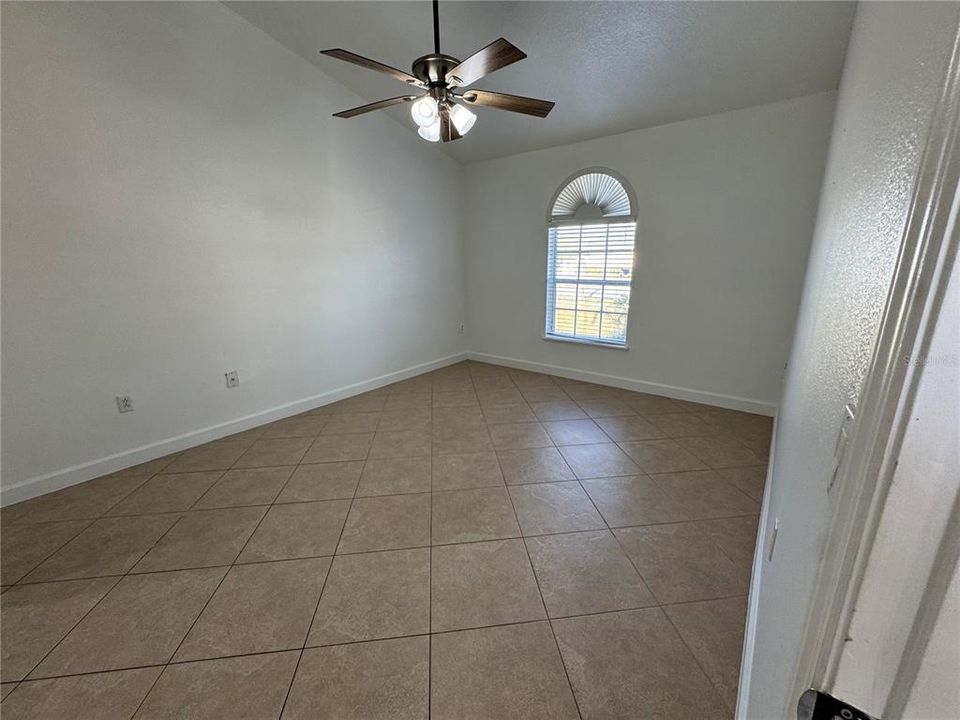 出租: $2,600 (3 贝兹, 2 浴室, 1444 平方英尺)