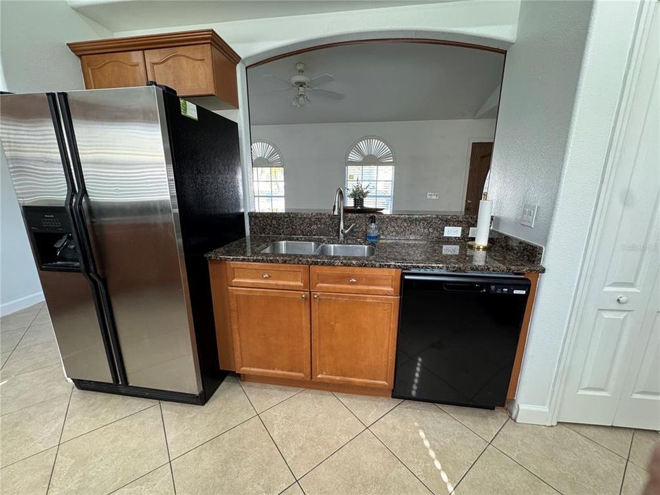 出租: $2,600 (3 贝兹, 2 浴室, 1444 平方英尺)