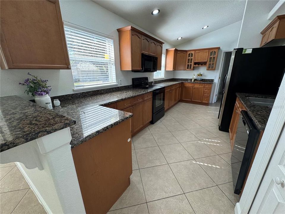 出租: $2,600 (3 贝兹, 2 浴室, 1444 平方英尺)