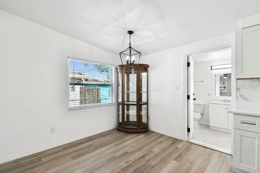 For Sale: $309,900 (3 beds, 2 baths, 938 Square Feet)