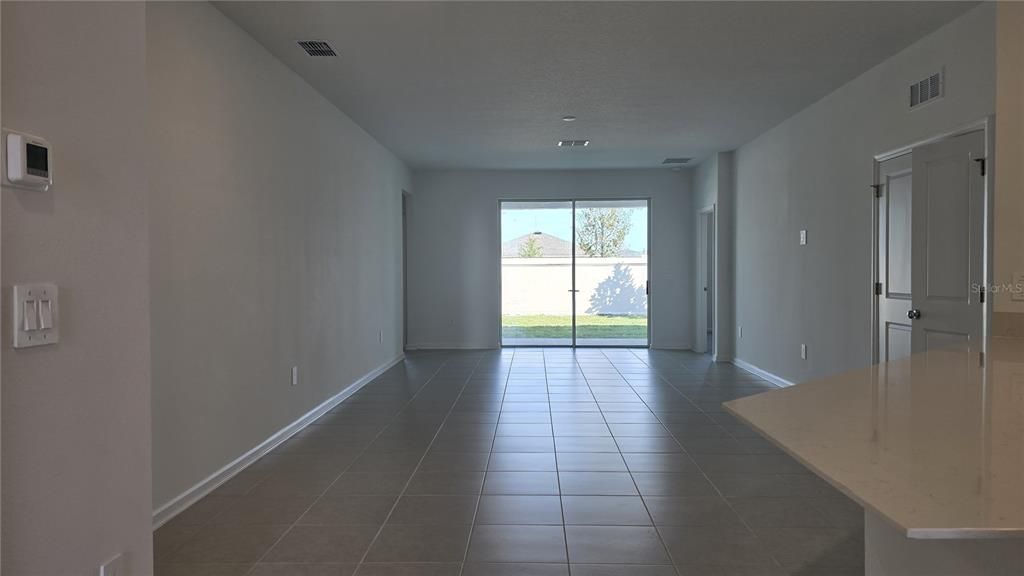 For Rent: $2,100 (4 beds, 2 baths, 2109 Square Feet)