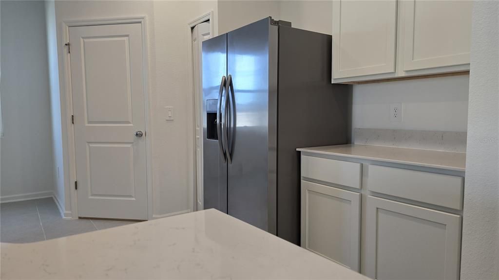 For Rent: $2,100 (4 beds, 2 baths, 2109 Square Feet)