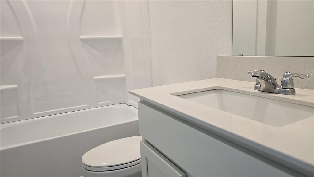 For Rent: $2,100 (4 beds, 2 baths, 2109 Square Feet)