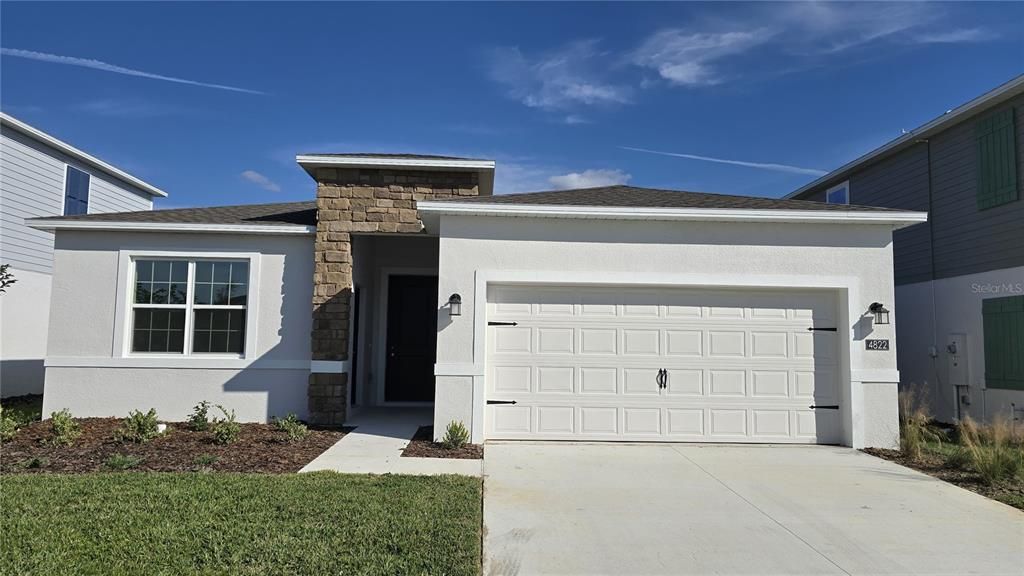 For Rent: $2,100 (4 beds, 2 baths, 2109 Square Feet)