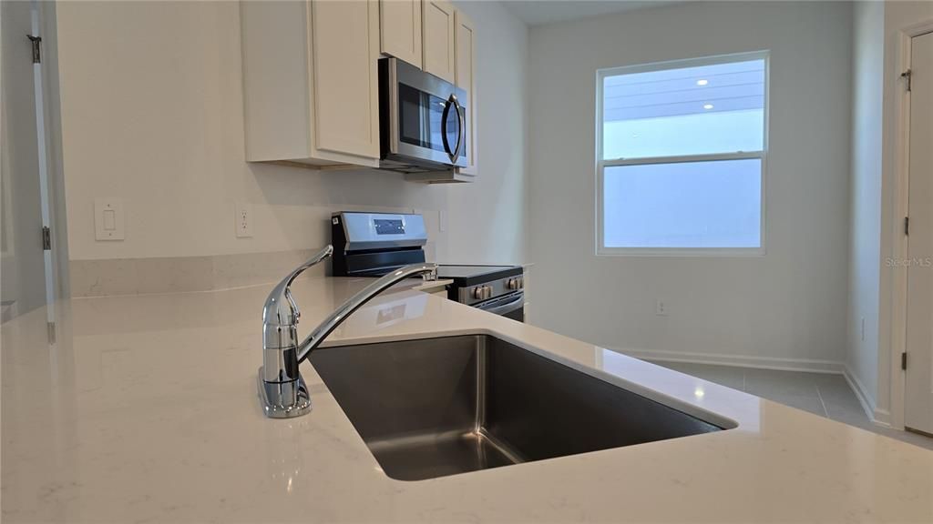 For Rent: $2,100 (4 beds, 2 baths, 2109 Square Feet)