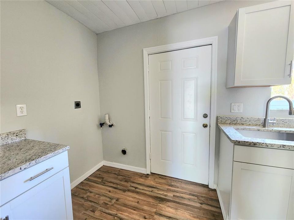 待售: $269,900 (3 贝兹, 1 浴室, 850 平方英尺)