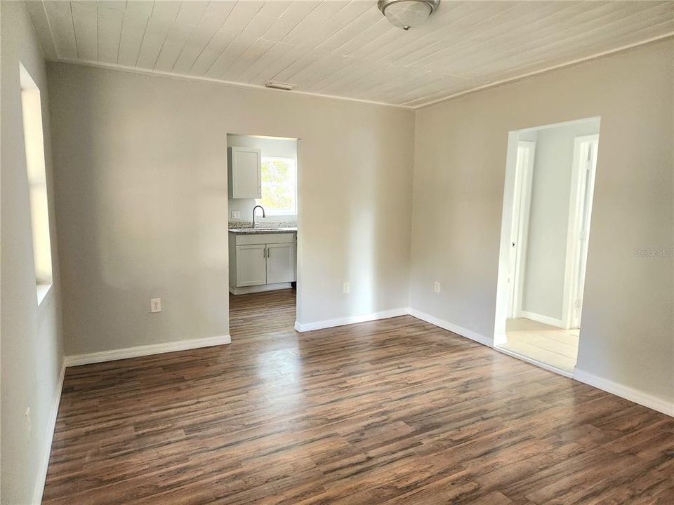 待售: $269,900 (3 贝兹, 1 浴室, 850 平方英尺)