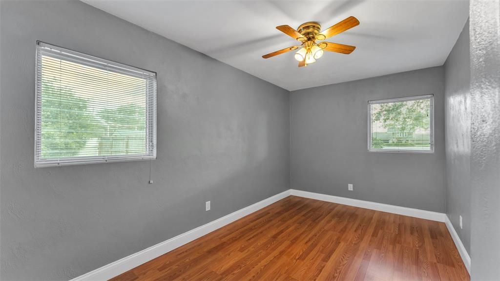 Под контрактом: $270,000 (3 спален, 2 ванн, 1220 Квадратных фут)