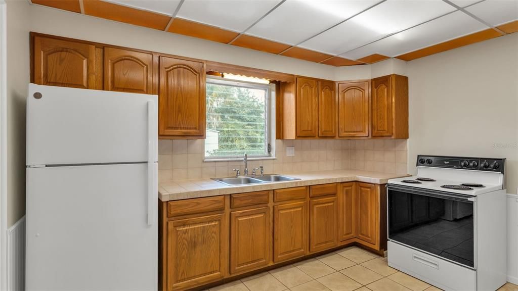 Под контрактом: $270,000 (3 спален, 2 ванн, 1220 Квадратных фут)