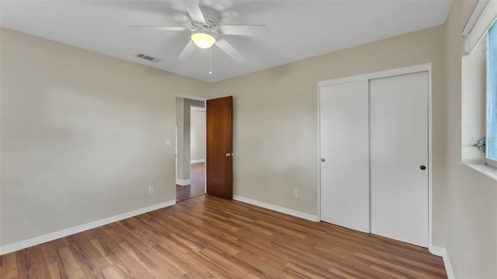 Под контрактом: $270,000 (3 спален, 2 ванн, 1220 Квадратных фут)