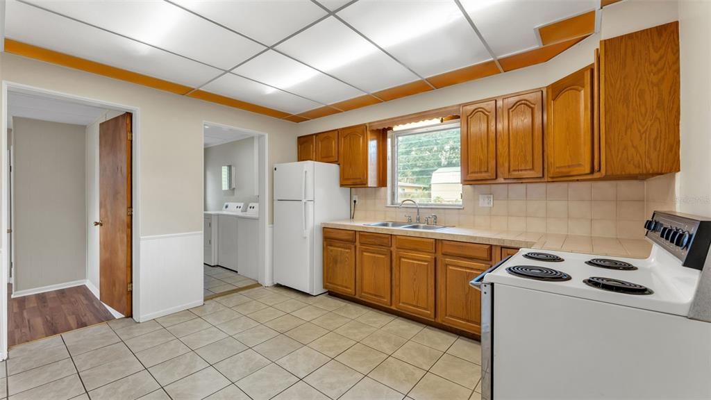 Под контрактом: $270,000 (3 спален, 2 ванн, 1220 Квадратных фут)