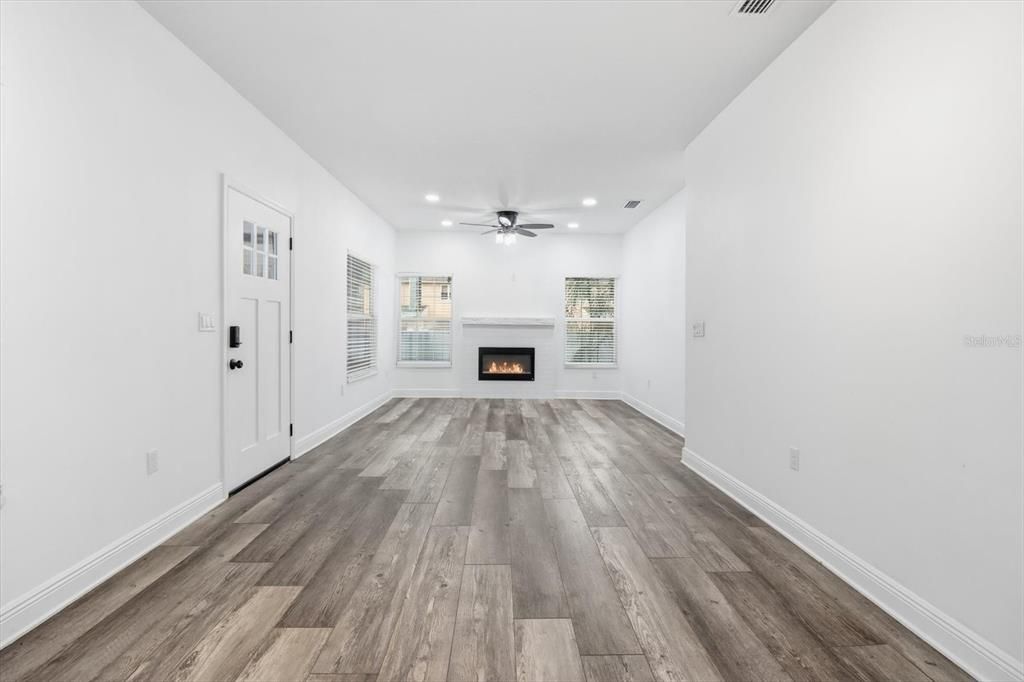 En Venta: $414,900 (3 camas, 2 baños, 1232 Pies cuadrados)