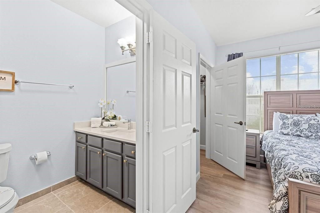 For Sale: $299,999 (3 beds, 2 baths, 1269 Square Feet)