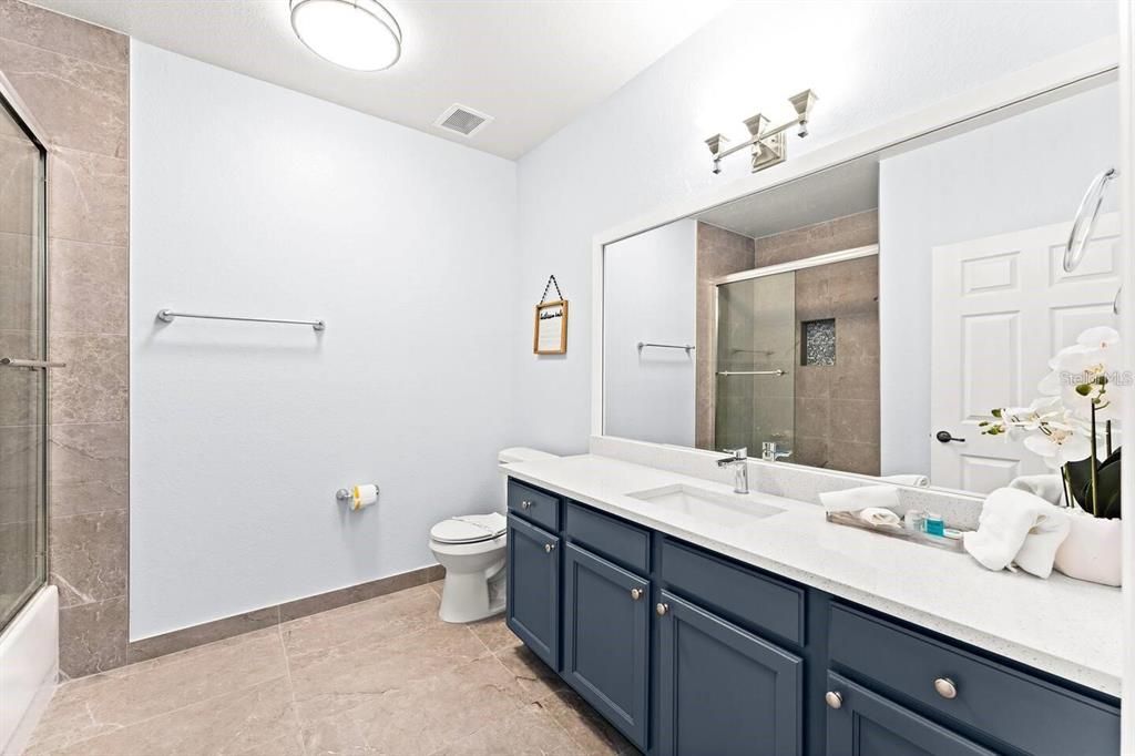 For Sale: $299,999 (3 beds, 2 baths, 1269 Square Feet)