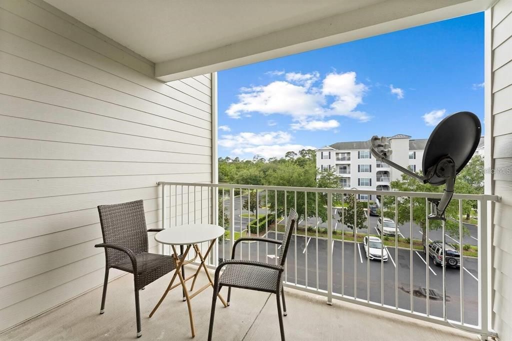 For Sale: $299,999 (3 beds, 2 baths, 1269 Square Feet)