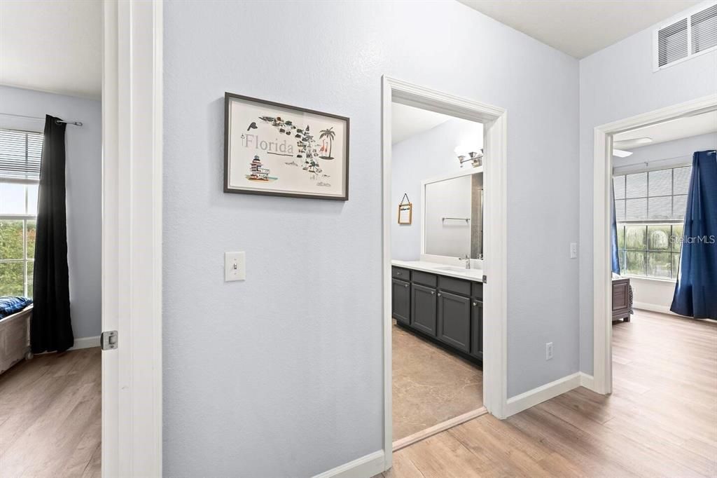 For Sale: $299,999 (3 beds, 2 baths, 1269 Square Feet)