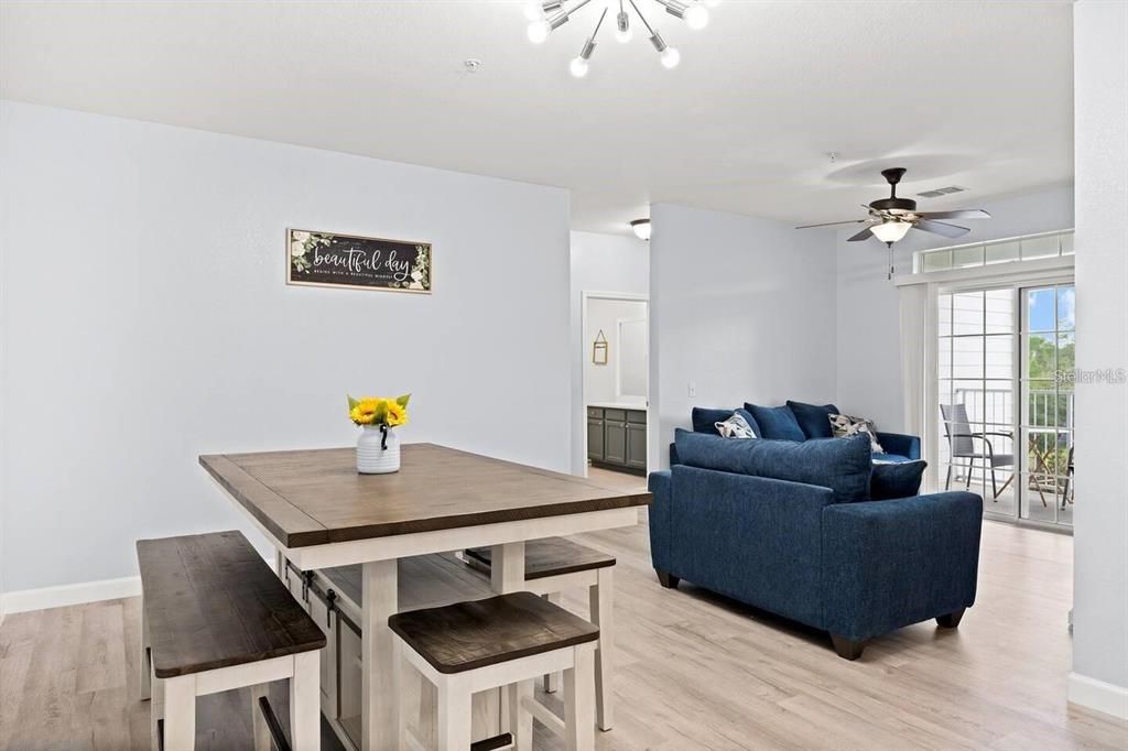 For Sale: $299,999 (3 beds, 2 baths, 1269 Square Feet)