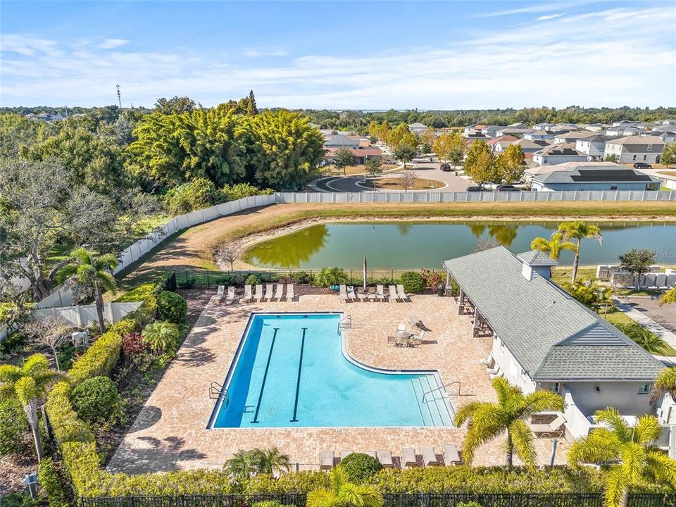 For Sale: $430,000 (4 beds, 2 baths, 2589 Square Feet)