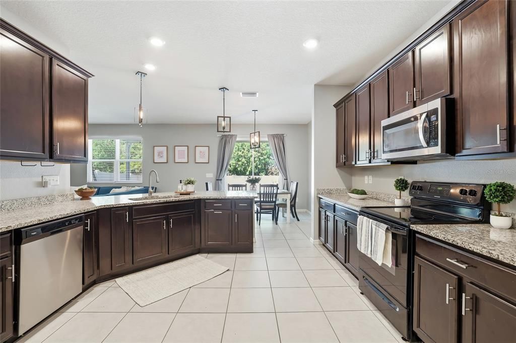 For Sale: $430,000 (4 beds, 2 baths, 2589 Square Feet)