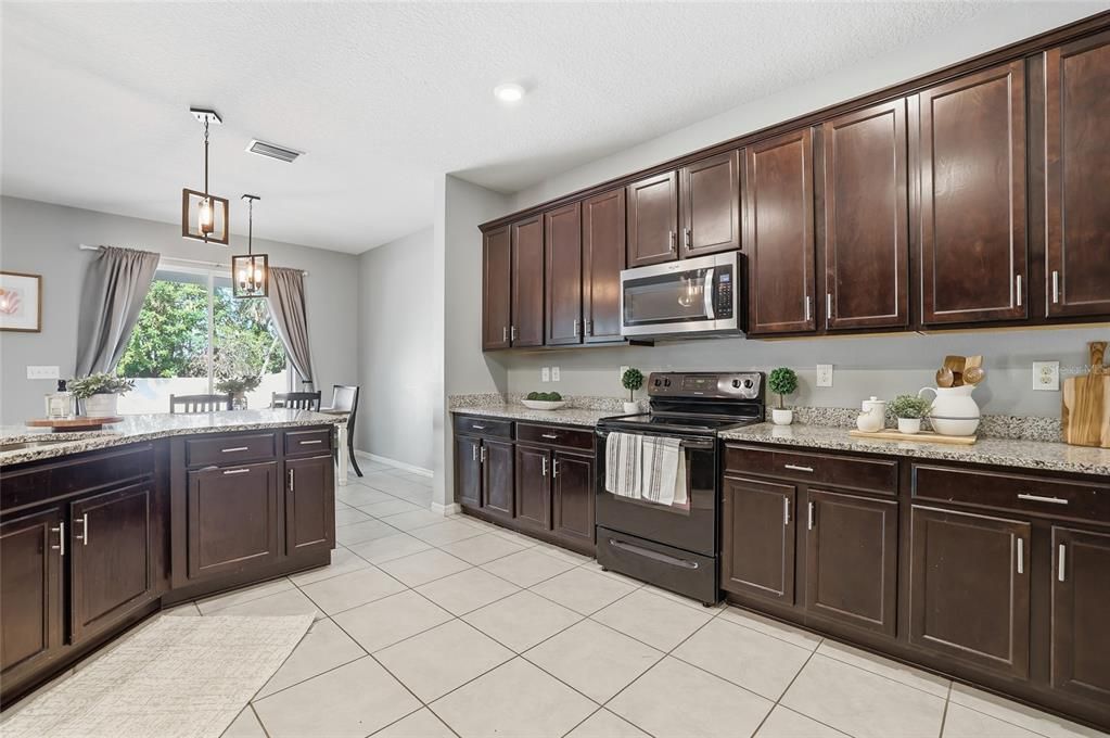 For Sale: $430,000 (4 beds, 2 baths, 2589 Square Feet)