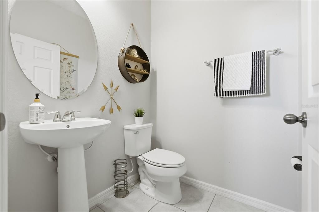 For Sale: $430,000 (4 beds, 2 baths, 2589 Square Feet)