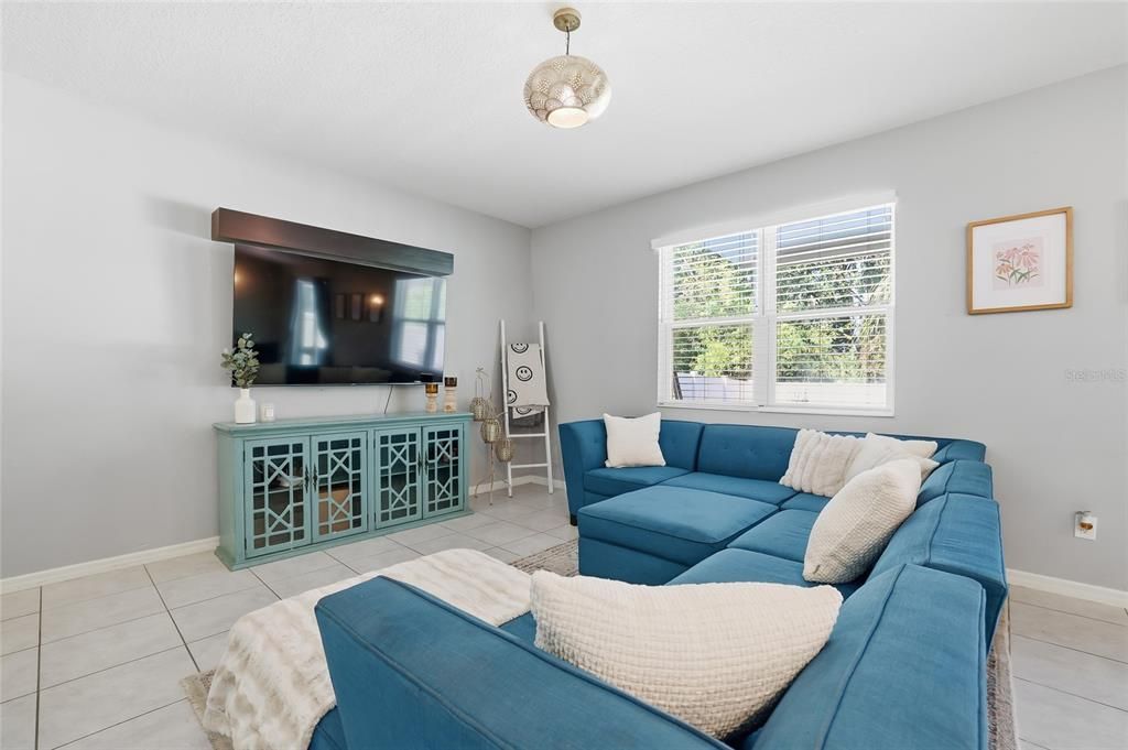 For Sale: $430,000 (4 beds, 2 baths, 2589 Square Feet)