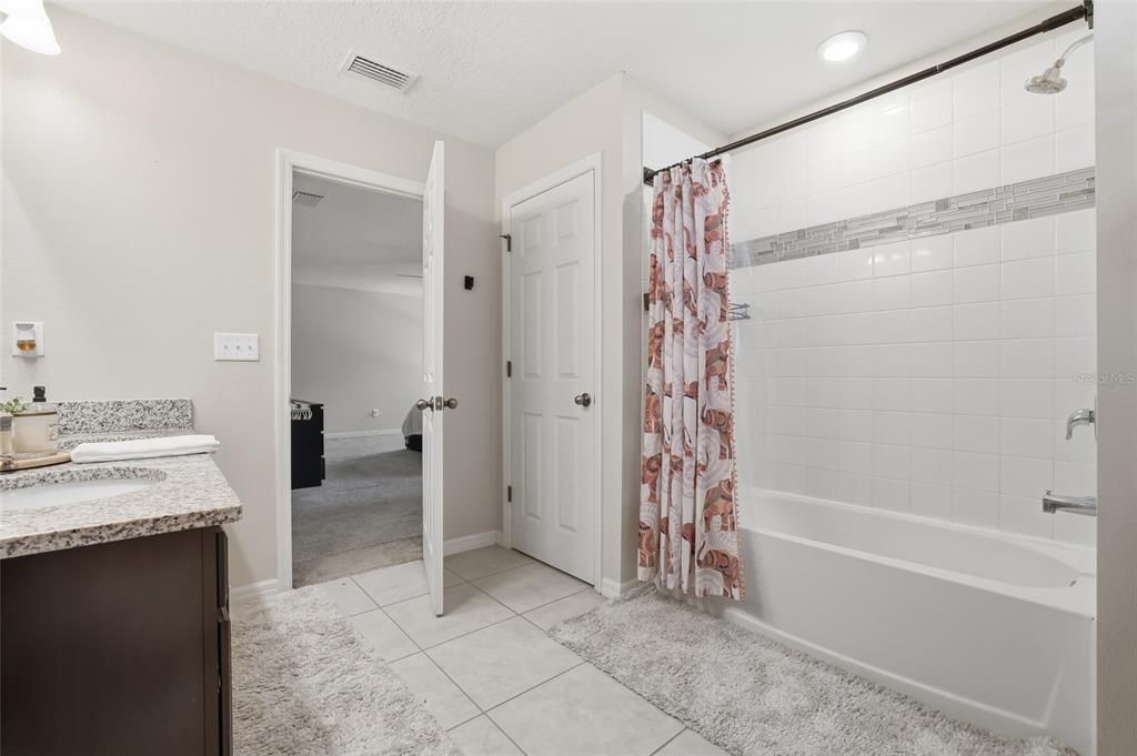 For Sale: $430,000 (4 beds, 2 baths, 2589 Square Feet)