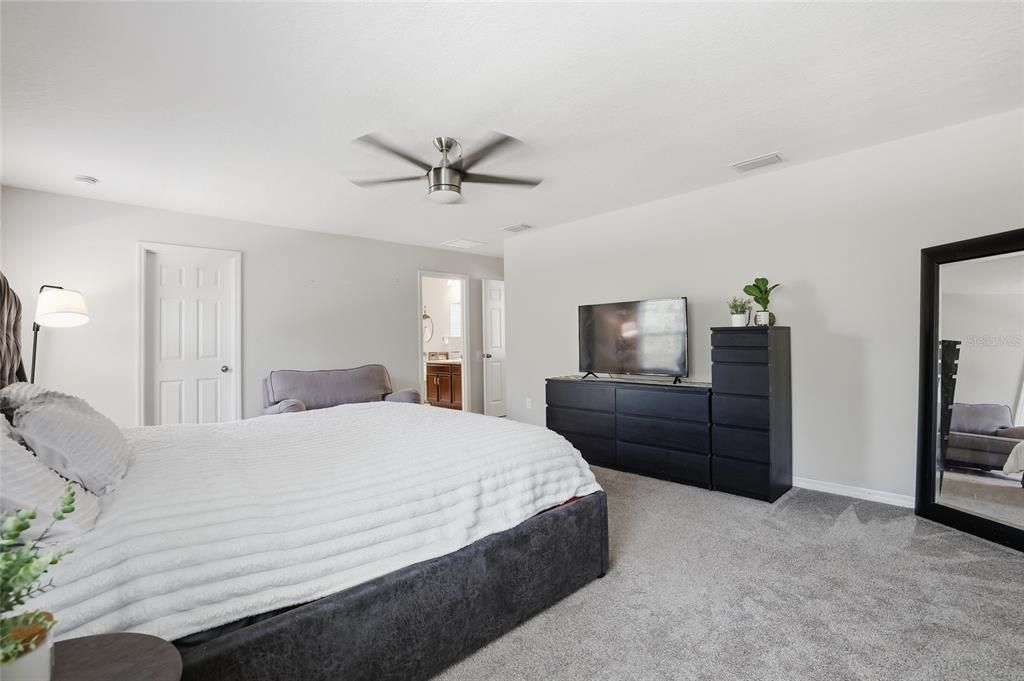 For Sale: $430,000 (4 beds, 2 baths, 2589 Square Feet)