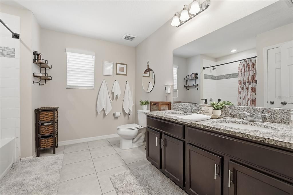 For Sale: $430,000 (4 beds, 2 baths, 2589 Square Feet)