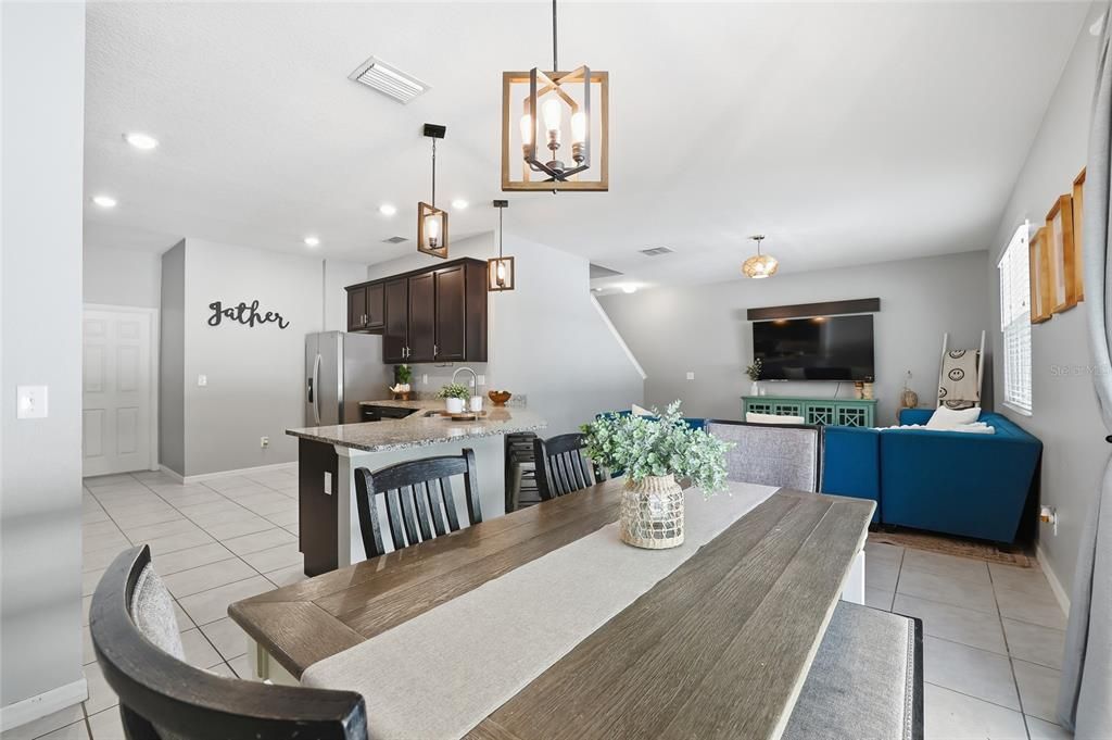 For Sale: $430,000 (4 beds, 2 baths, 2589 Square Feet)