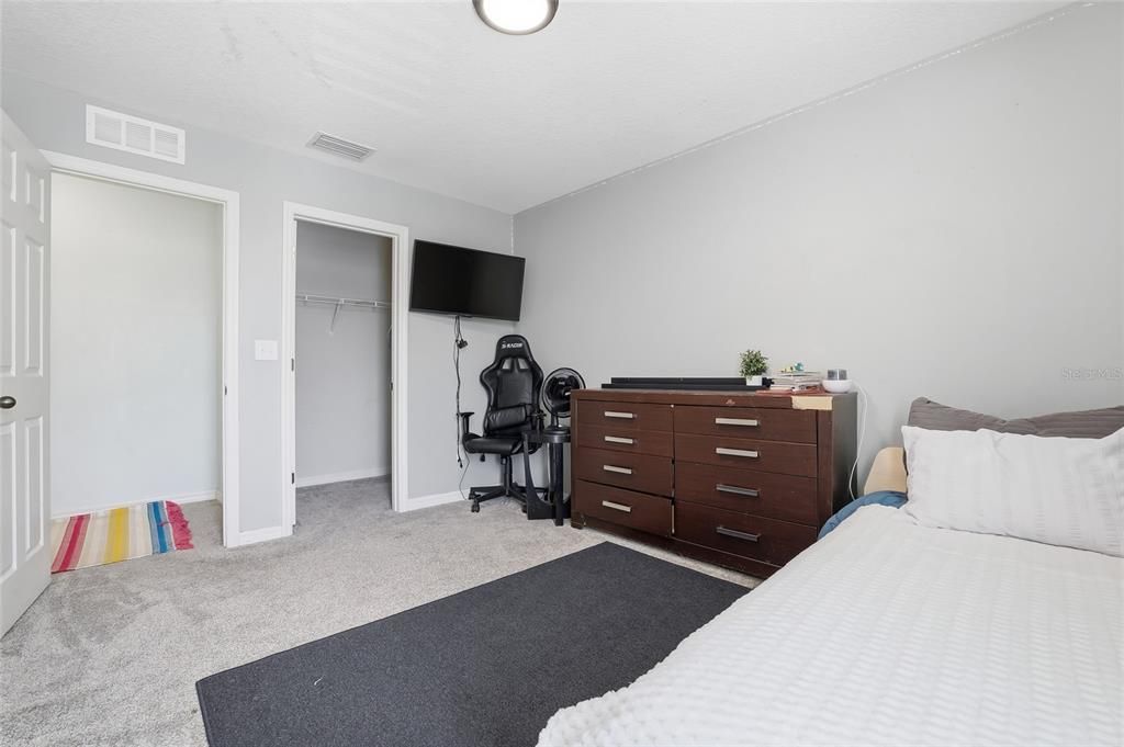 For Sale: $430,000 (4 beds, 2 baths, 2589 Square Feet)