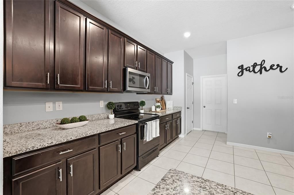 For Sale: $430,000 (4 beds, 2 baths, 2589 Square Feet)