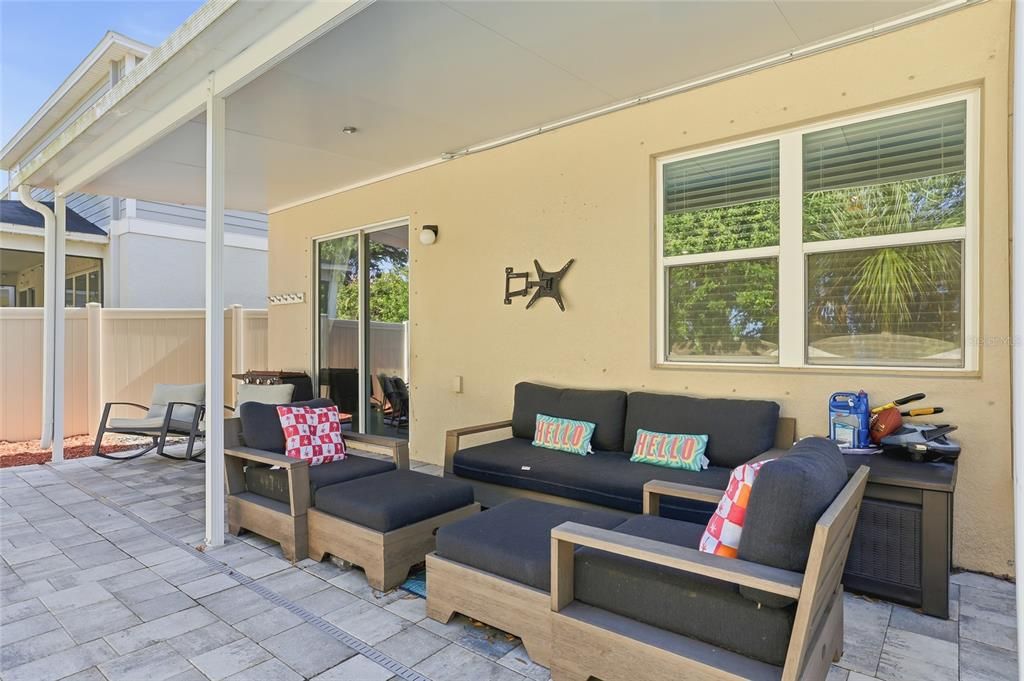 For Sale: $430,000 (4 beds, 2 baths, 2589 Square Feet)