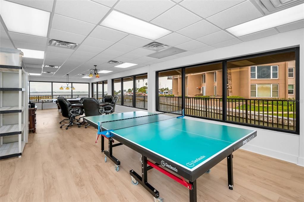 На продажу: $825,000 (2 спален, 2 ванн, 2330 Квадратных фут)