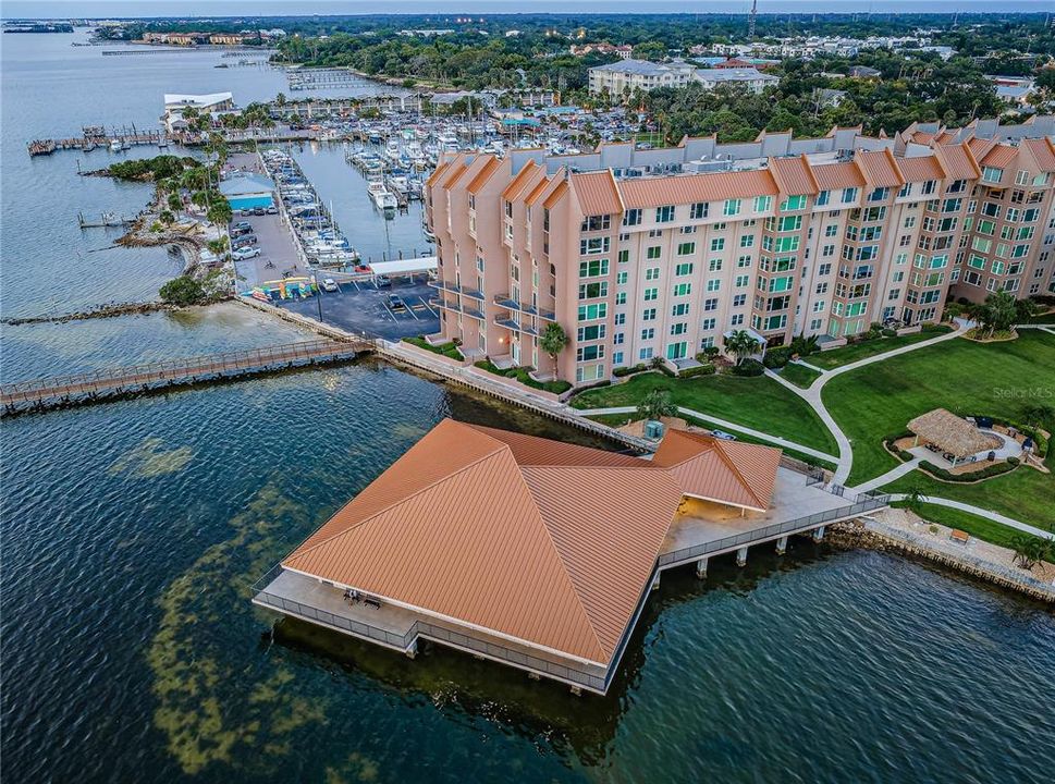 На продажу: $825,000 (2 спален, 2 ванн, 2330 Квадратных фут)