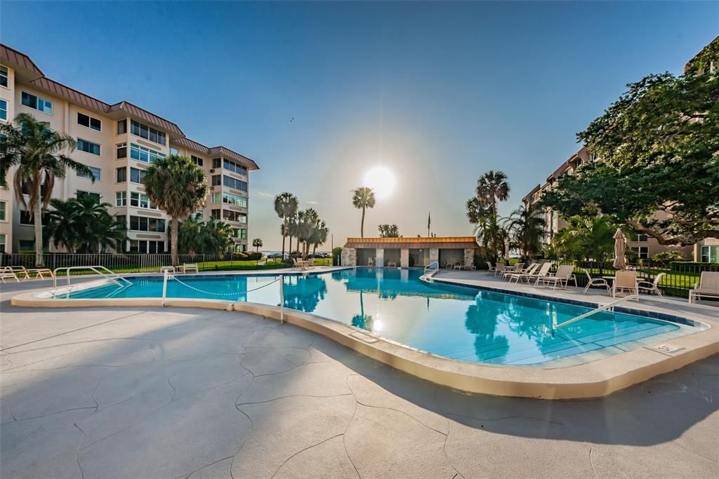 На продажу: $825,000 (2 спален, 2 ванн, 2330 Квадратных фут)