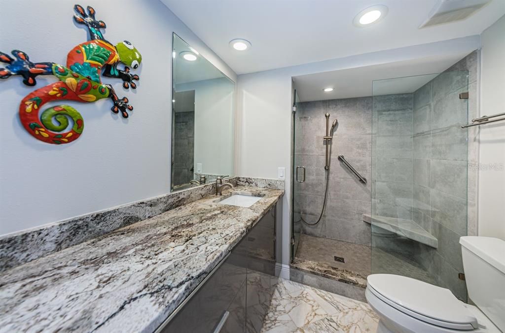 На продажу: $825,000 (2 спален, 2 ванн, 2330 Квадратных фут)