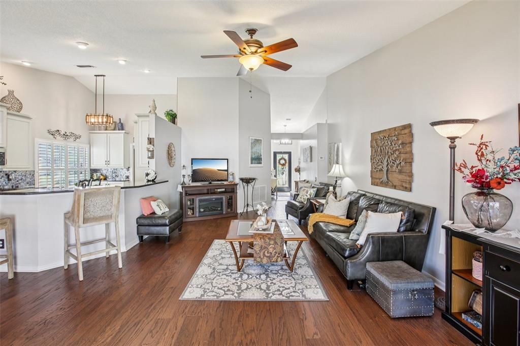 En Venta: $499,900 (3 camas, 2 baños, 1525 Pies cuadrados)