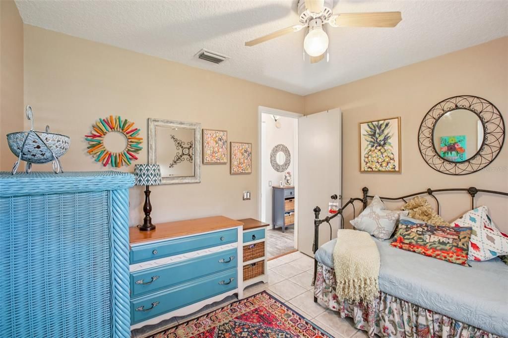 En Venta: $499,900 (3 camas, 2 baños, 1525 Pies cuadrados)