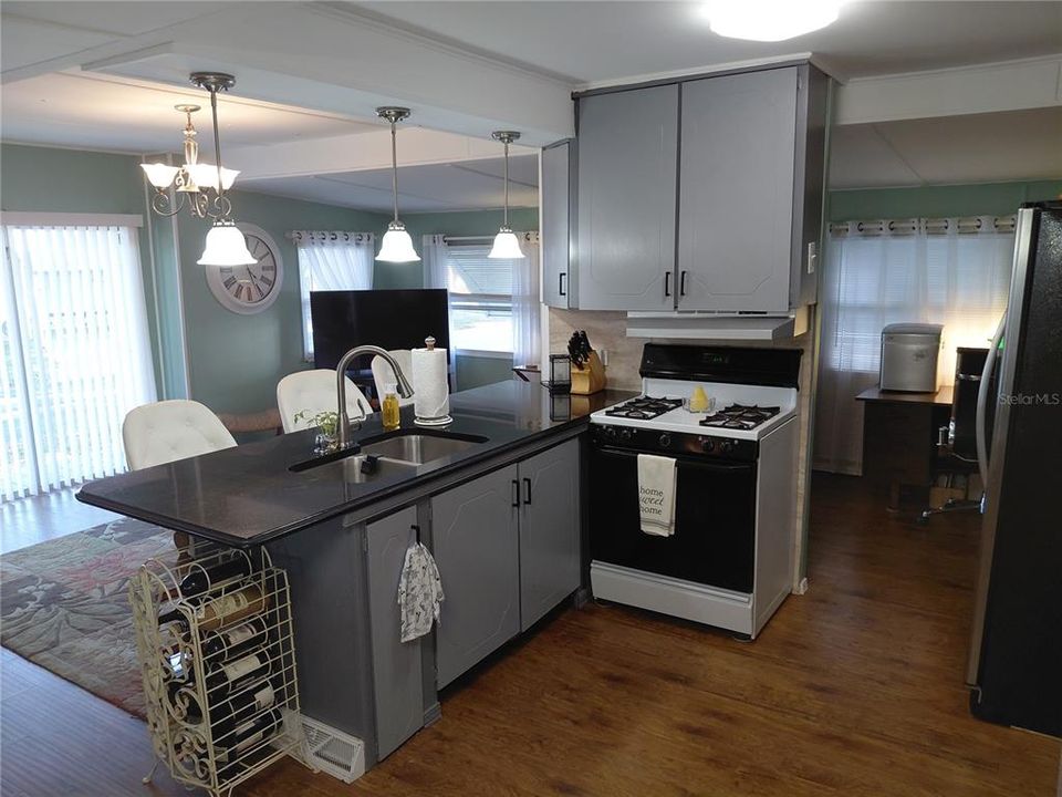 待售: $134,900 (2 贝兹, 1 浴室, 1161 平方英尺)