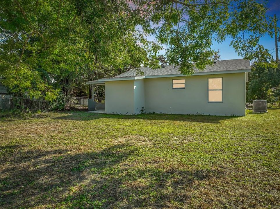 待售: $297,000 (2 贝兹, 1 浴室, 720 平方英尺)