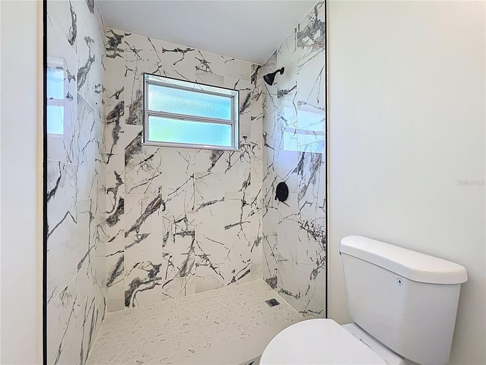 待售: $297,000 (2 贝兹, 1 浴室, 720 平方英尺)