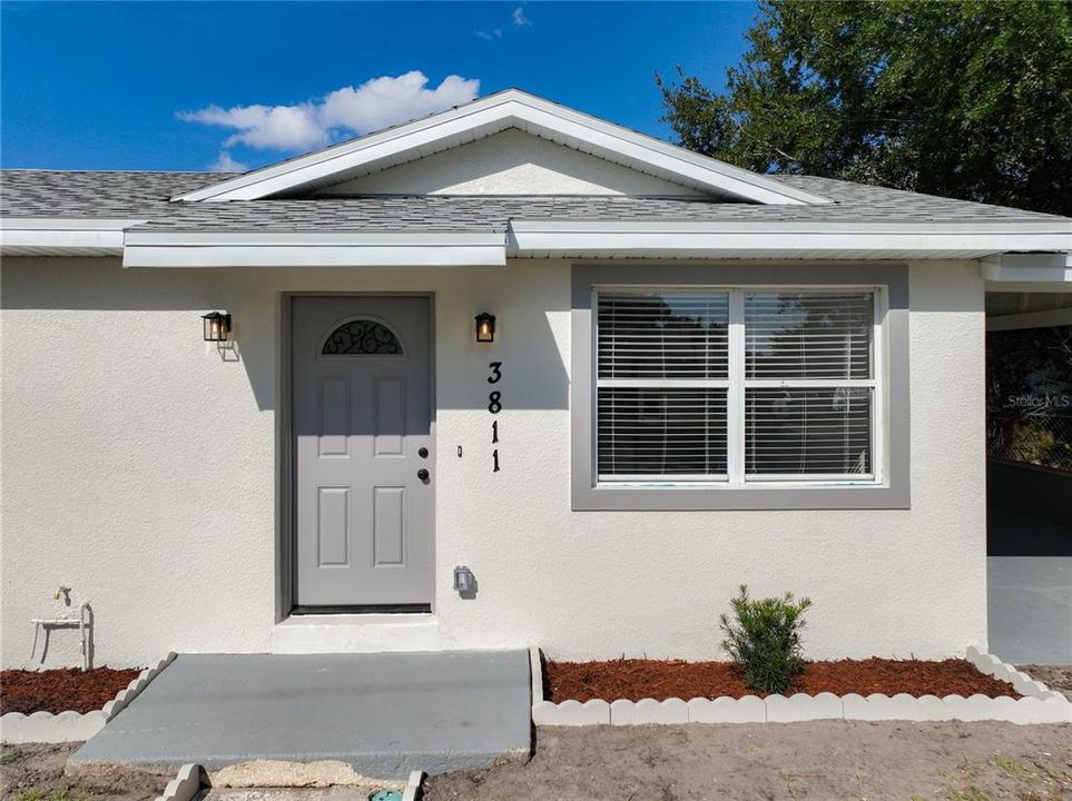 待售: $297,000 (2 贝兹, 1 浴室, 720 平方英尺)