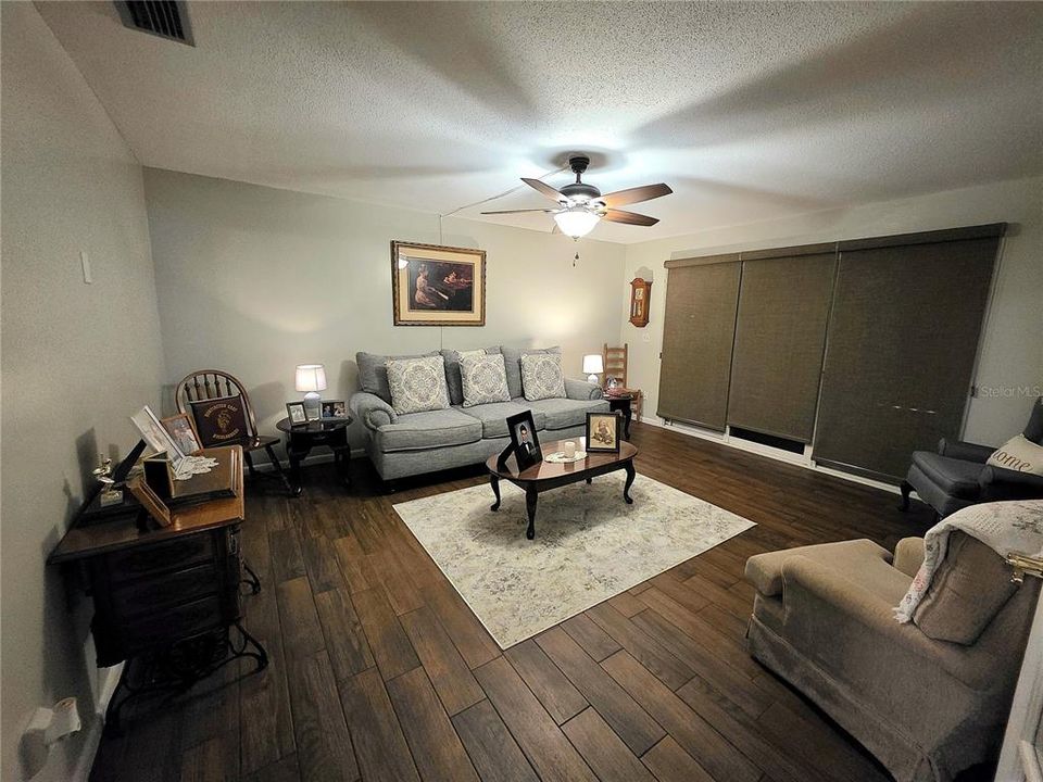 待售: $345,000 (3 贝兹, 2 浴室, 1704 平方英尺)