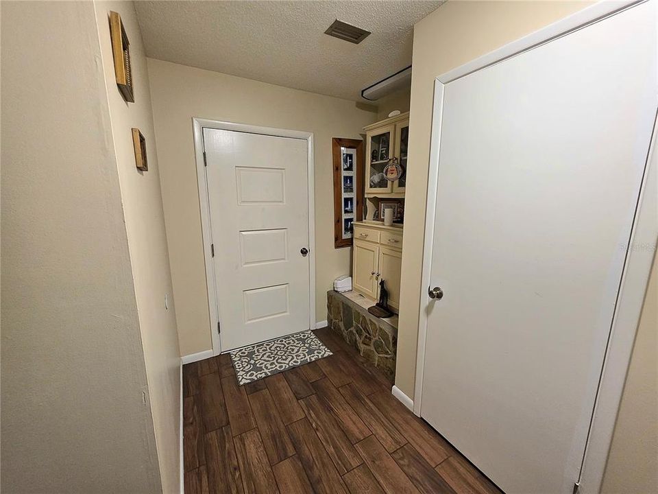 待售: $345,000 (3 贝兹, 2 浴室, 1704 平方英尺)