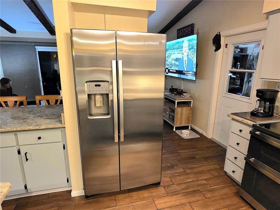 待售: $345,000 (3 贝兹, 2 浴室, 1704 平方英尺)