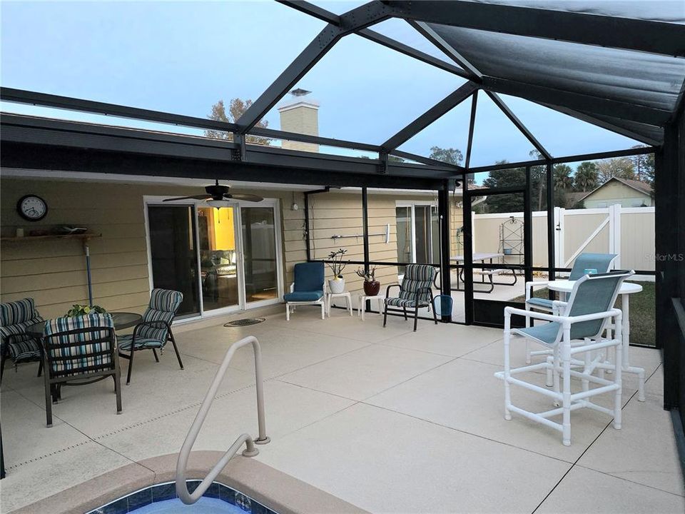 待售: $345,000 (3 贝兹, 2 浴室, 1704 平方英尺)